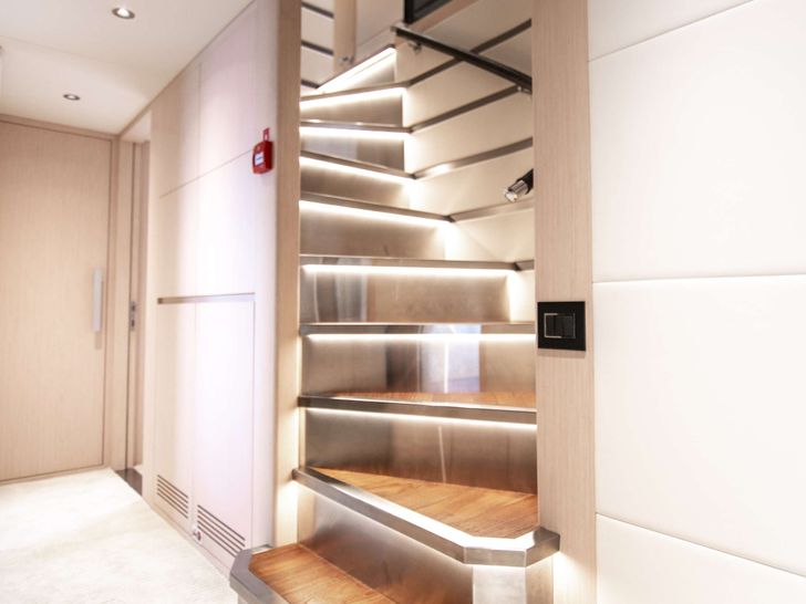 OCEAN VIEW - Gulf Craft Majesty 104,staircase OCEAN VIEW - Gulf Craft Majesty 104,staircase
