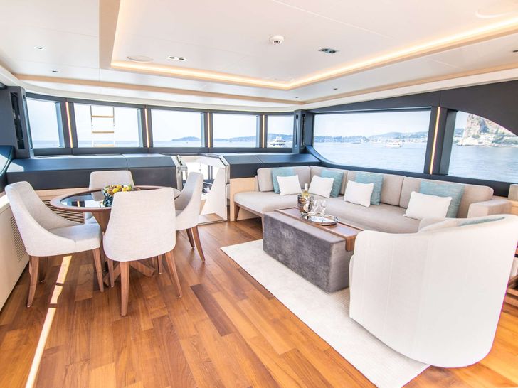 OCEAN VIEW - Gulf Craft Majesty 104,flybridge lounge OCEAN VIEW - Gulf Craft Majesty 104,flybridge lounge