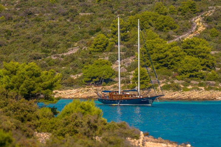 Charter Yacht SMART SPIRIT - Custom Gulet 25 m - 4 Cabins - Trogir - Split - Dubrovnik - Hvar - Croatia