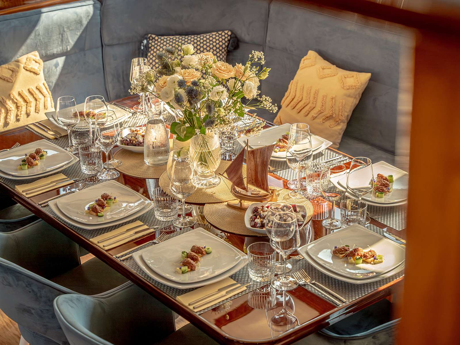 SMART SPIRIT Custom Gulet 25m - indoor dining set up