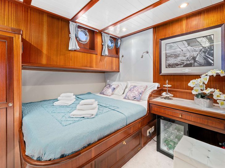 SMART SPIRIT Custom Gulet 25m - VIP cabin SMART SPIRIT Custom Gulet 25m - VIP cabin