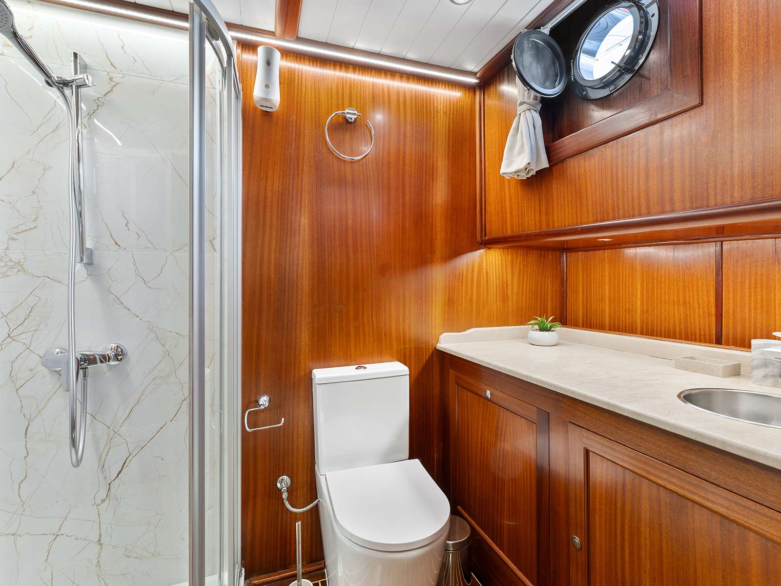 SMART SPIRIT Custom Gulet 25m - cabin bathroom