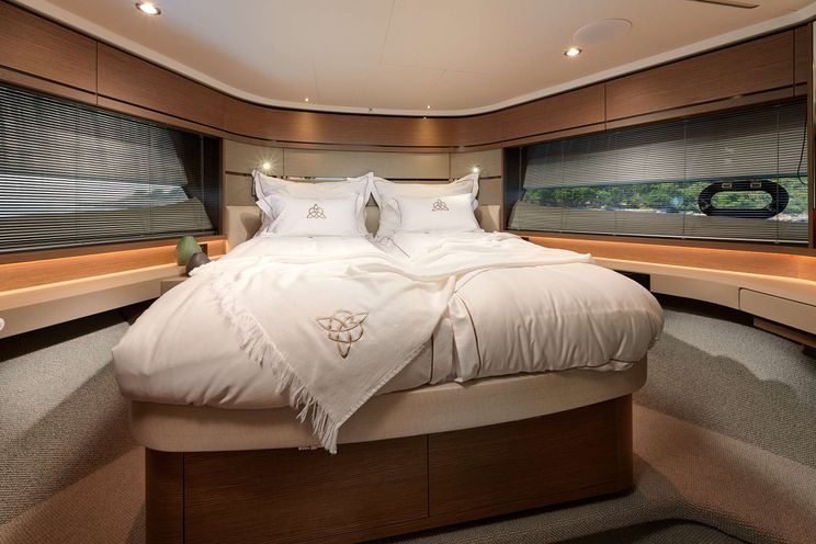 Charter Yacht MeSoFa - Princess V65 - 3 Cabins - Split - Dubrovnik - Hvar - Croatia