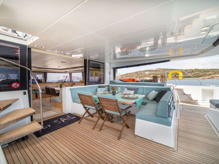 FOR SAIL - Main aft FOR SAIL - Main aft