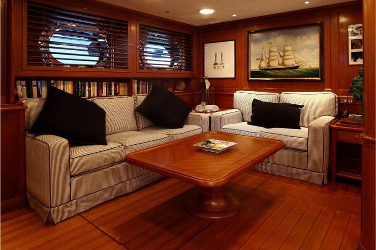Charter Yacht HERITAGE M - Perini Navi 35.5m - 3 Cabins - Naples - Sicily - Riviera - Corsica - Sardinia
