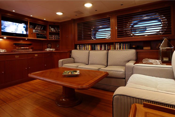 Charter Yacht HERITAGE M - Perini Navi 35.5m - 3 Cabins - Naples - Sicily - Riviera - Corsica - Sardinia