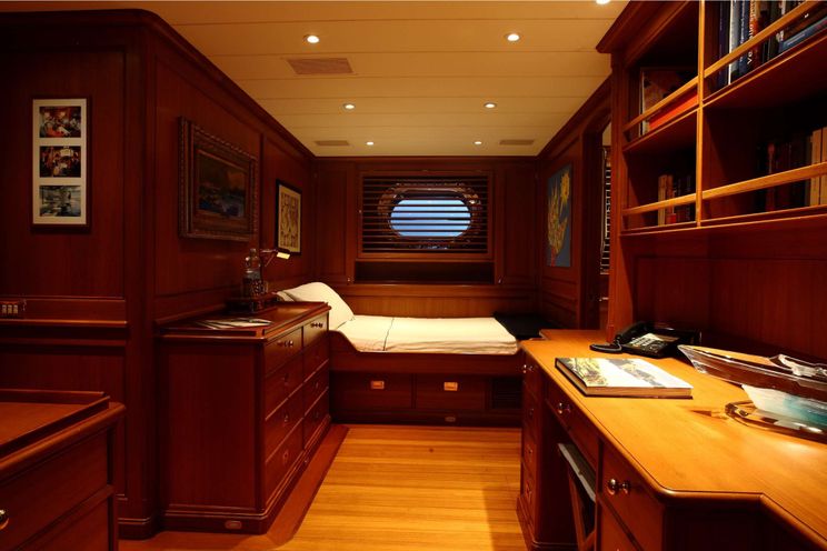 Charter Yacht HERITAGE M - Perini Navi 35.5m - 3 Cabins - Naples - Sicily - Riviera - Corsica - Sardinia