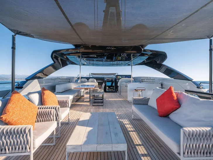 HP6 Riva Corsaro 100 - flybridge HP6 Riva Corsaro 100 - flybridge