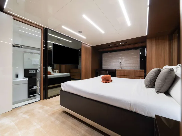 HP6 Riva Corsaro 100 - master cabin HP6 Riva Corsaro 100 - master cabin