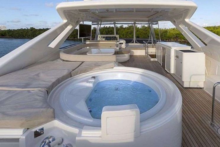 Charter Yacht HOYA SAXA - Ferretti 850 - 4 Cabins - Nassau - Exumas - Bahamas