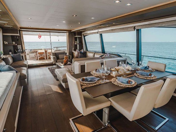 HOYA SAXA Ferretti 850 Crewed Motor Yacht Dining HOYA SAXA Ferretti 850 Crewed Motor Yacht Dining