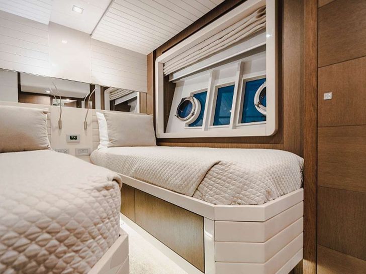 HOYA SAXA Ferretti 850 Crewed Motor Yacht Twin Cabin