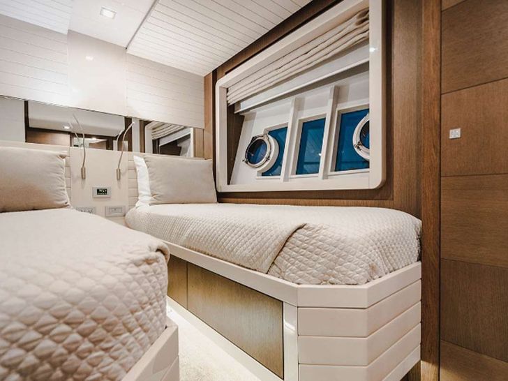 HOYA SAXA Ferretti 850 Crewed Motor Yacht Twin Cabin HOYA SAXA Ferretti 850 Crewed Motor Yacht Twin Cabin