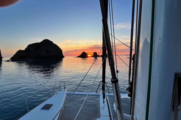 Charter Yacht BLUE GRIFFIN - Lagoon 620 - 4 Cabins - Papeete - Tahiti - Moorea - French Polynesia