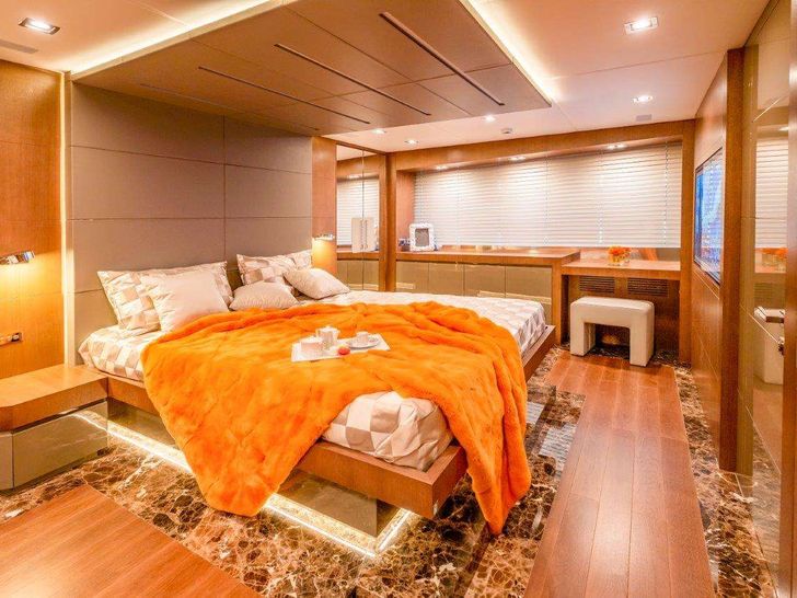 BACCARAT Amer Cento Quad Crewed Motor Yacht Master Cabin