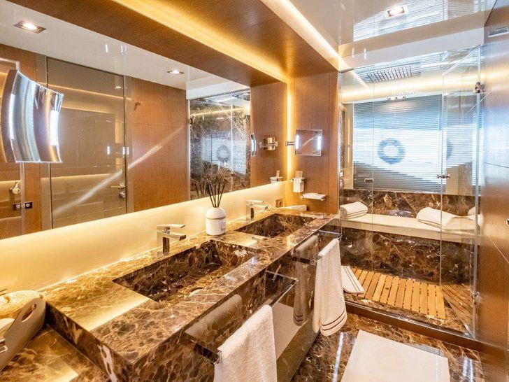 BACCARAT Amer Cento Quad Crewed Motor Yacht Master bathroom BACCARAT Amer Cento Quad Crewed Motor Yacht Master bathroom