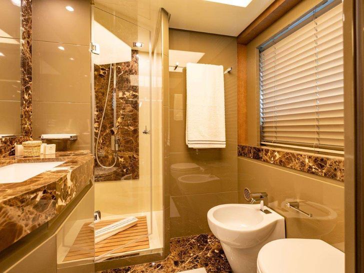 BACCARAT Amer Cento Quad Crewed Motor Yacht Double Cabin BACCARAT Amer Cento Quad Crewed Motor Yacht Double Cabin