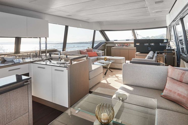 Charter Yacht BAZINGA - Prestige 690 - 4 Cabins - Split - Hvar - Dubrovnik