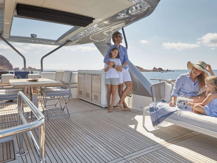 BAZINGA Prestige 690 Crewed Motor Yacht Fly Lounge BAZINGA Prestige 690 Crewed Motor Yacht Fly Lounge
