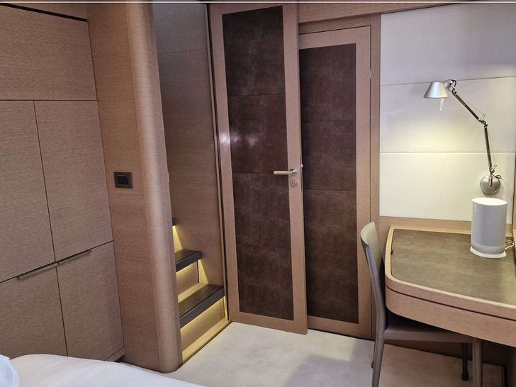 SYLENE Lagoon Seventy 7 Luxury Crewed Catamaran VIP Cabin 2 SYLENE Lagoon Seventy 7 Luxury Crewed Catamaran VIP Cabin 2