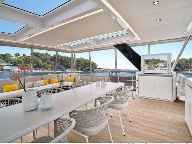 SYLENE Lagoon Seventy 7 Luxury Crewed Catamaran Flybridge Alfresco Dining SYLENE Lagoon Seventy 7 Luxury Crewed Catamaran Flybridge Alfresco Dining