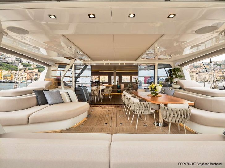 KAJIKIA Lagoon Seventy 7 - aft deck KAJIKIA Lagoon Seventy 7 - aft deck