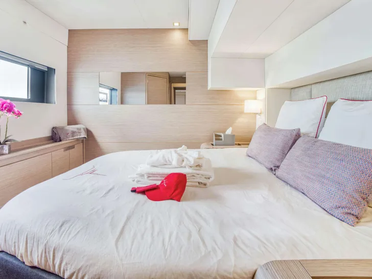 INDULGENCE Fountaine Pajot Alegria 67 - VIP cabin 1 INDULGENCE Fountaine Pajot Alegria 67 - VIP cabin 1
