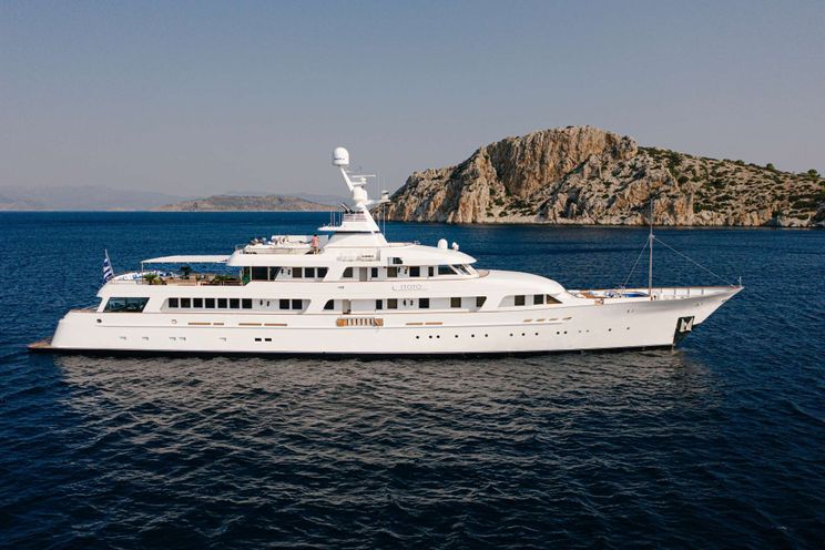Charter Yacht ITOTO - Dauphin Yachts 61m - 8 Cabins - Athens - Mykonos - Paros