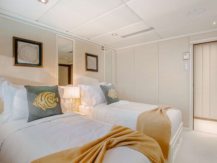 ITOTO Dauphin Yachts 61m Luxury Crewed Motor Yacht Twin Cabin