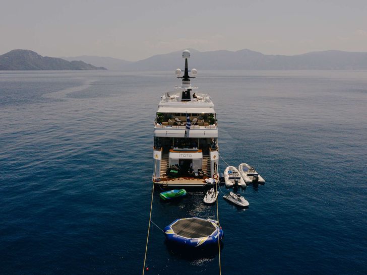 ITOTO Dauphin Yachts 61m Luxury Crewed Motor Yacht Water Toys ITOTO Dauphin Yachts 61m Luxury Crewed Motor Yacht Water Toys