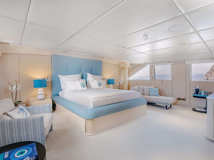 ITOTO Dauphin Yachts 61m Luxury Crewed Motor Yacht Master Cabin