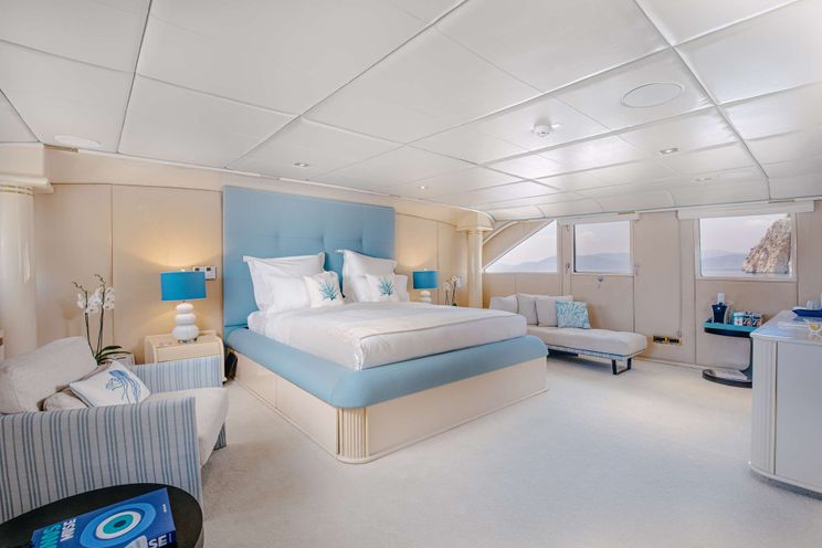 Charter Yacht ITOTO - Dauphin Yachts 61m - 8 Cabins - Athens - Mykonos - Paros