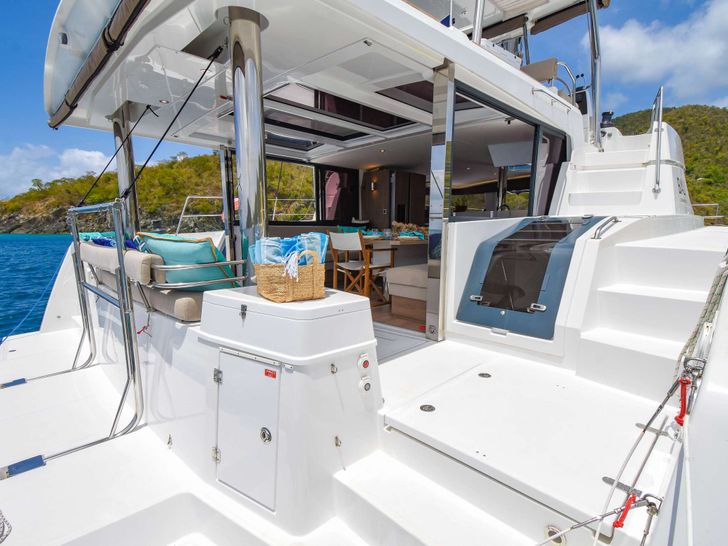 MEMENTO AMORI Bali 4.8 - aft deck MEMENTO AMORI Bali 4.8 - aft deck