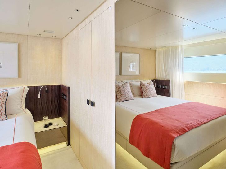 Sanlorenzo Crewed Motor Yacht RARE DIAMOND VIP Suite I