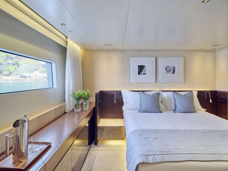 Sanlorenzo Crewed Motor Yacht RARE DIAMOND VIP Suite II