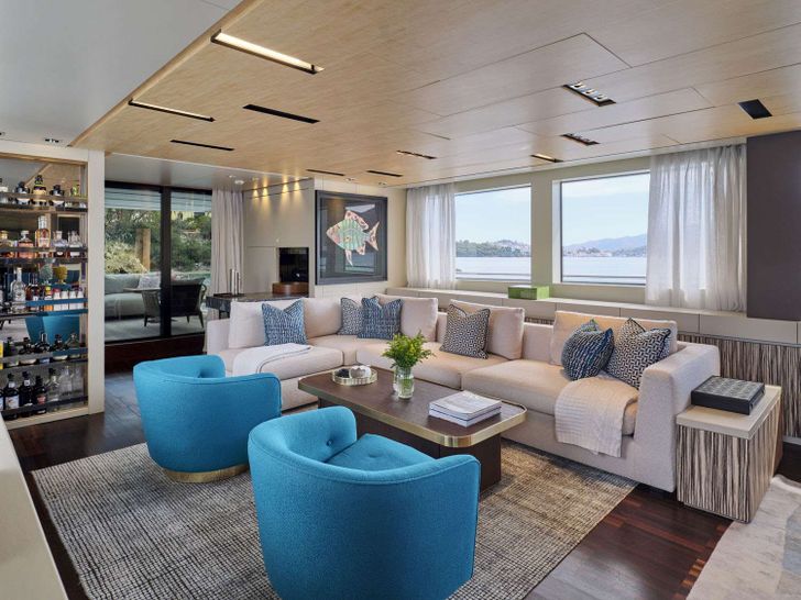 Sanlorenzo Crewed Motor Yacht RARE DIAMOND Main Deck Salon Sanlorenzo Crewed Motor Yacht RARE DIAMOND Main Deck Salon