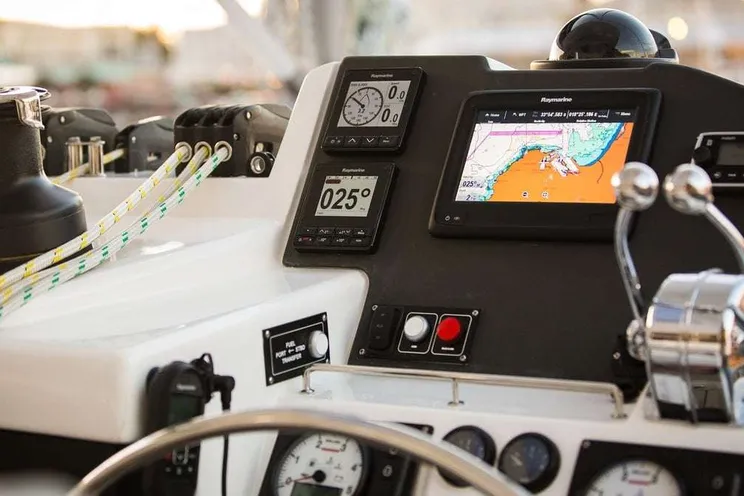 Charter Yacht NICE AFT TOO - Leopard 45 - 4 Cabins - Drowned Cayes - Goff's Caye - St. George`s Caye - Belize