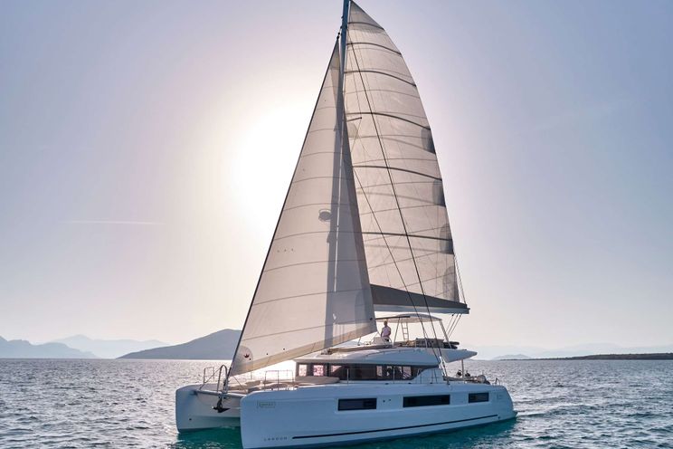 Charter Yacht EFKRATI - Lagoon 51 - 6 Cabins - Athens - Santorini