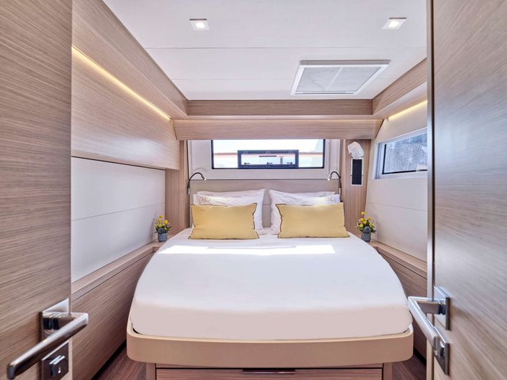 EFKRATI - Double cabin EFKRATI - Double cabin