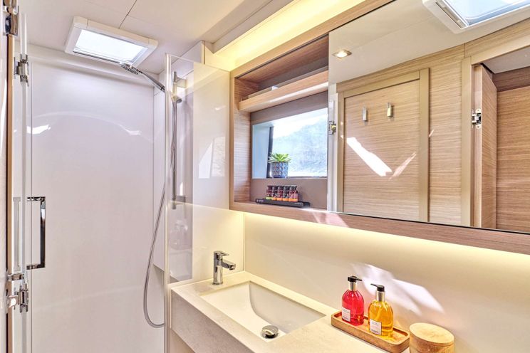 Charter Yacht EFKRATI - Lagoon 51 - 6 Cabins - Athens - Santorini