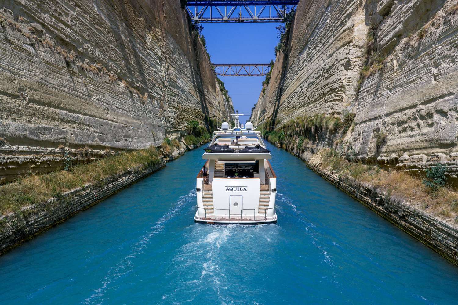AQUILA Baglietto 37m - aft shot cruising