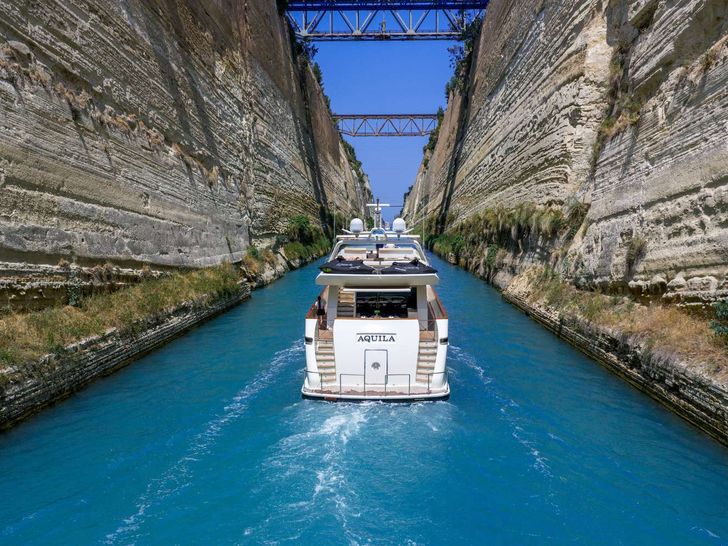 AQUILA Baglietto 37m - aft shot cruising AQUILA Baglietto 37m - aft shot cruising