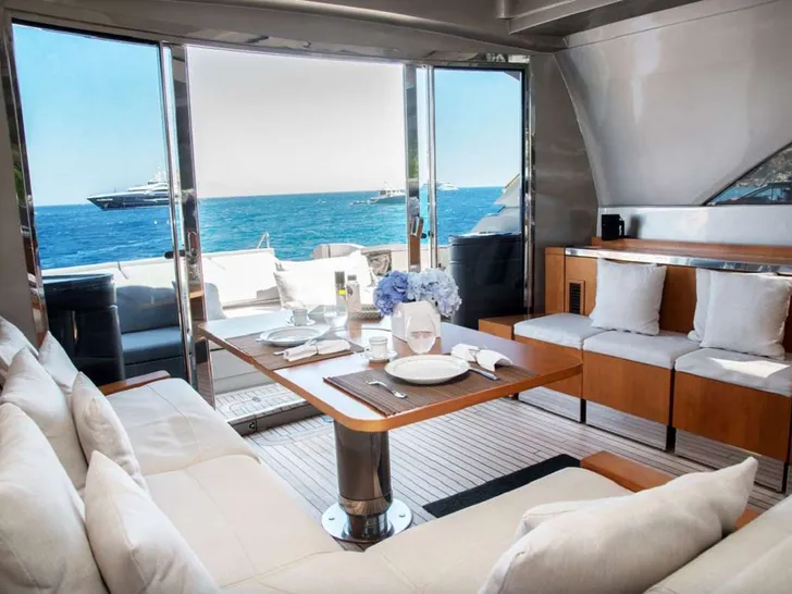 W - Riva 20 m,saloon panoramic view W - Riva 20 m,saloon panoramic view