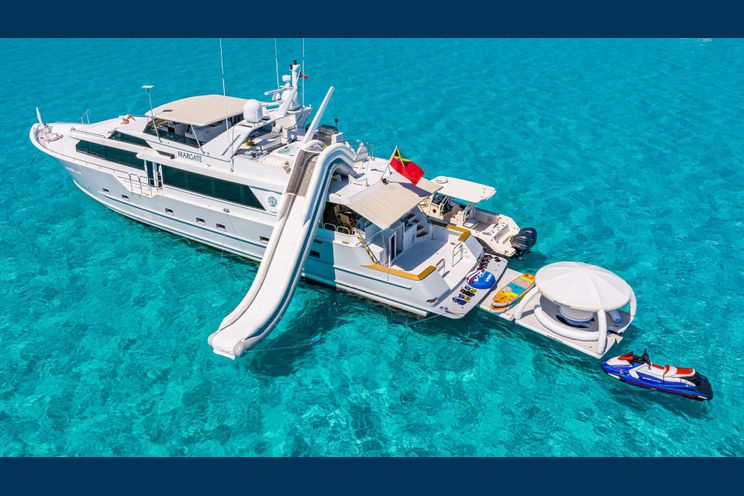 Charter Yacht MARGATE - Broward 111 - 4 Cabins - Nassau - Exumas - Bahamas