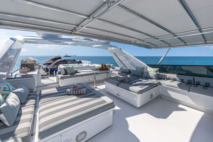 Charter Yacht MARGATE - Broward 111 - 4 Cabins - Nassau - Exumas - Bahamas