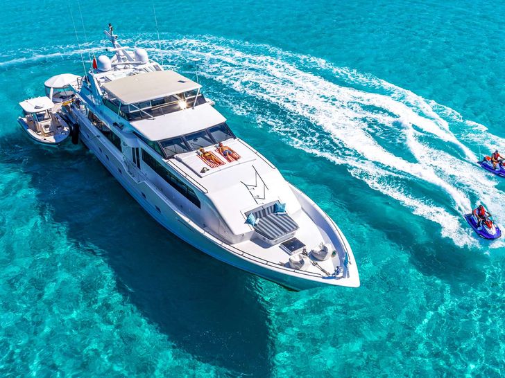 MARGATE - Broward 111 ft,anchored with water toys MARGATE - Broward 111 ft,anchored with water toys