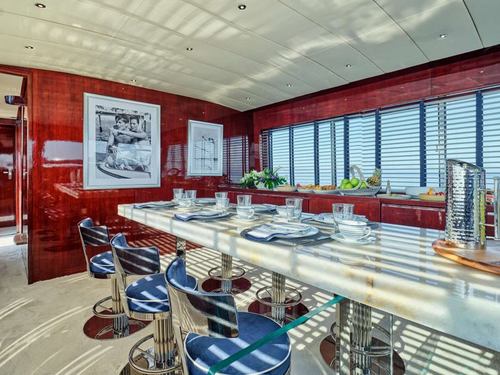 ALAYA - Lurssen 33 m,indoor dining area ALAYA - Lurssen 33 m,indoor dining area