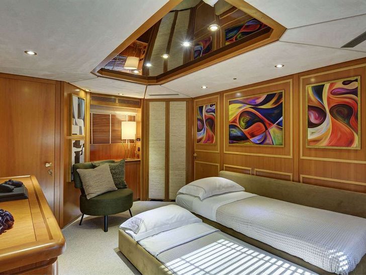 KARMA - Picchiotti 98 ft.,twin cabin 2 KARMA - Picchiotti 98 ft.,twin cabin 2