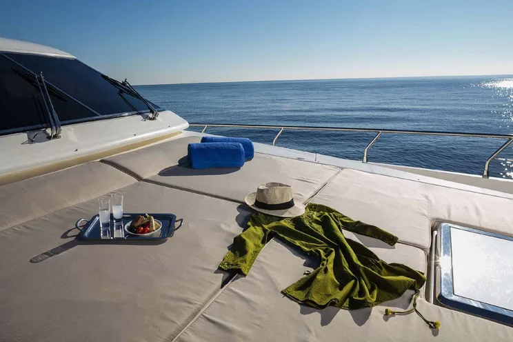 Charter Yacht MYTHOS G - Posilippo Technema 85 - 4 Cabins - Athens - Santorini - Greece