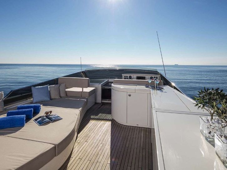 MYTHOS G - Posilippo Technema 85 ft.,flybridge bronzing area MYTHOS G - Posilippo Technema 85 ft.,flybridge bronzing area